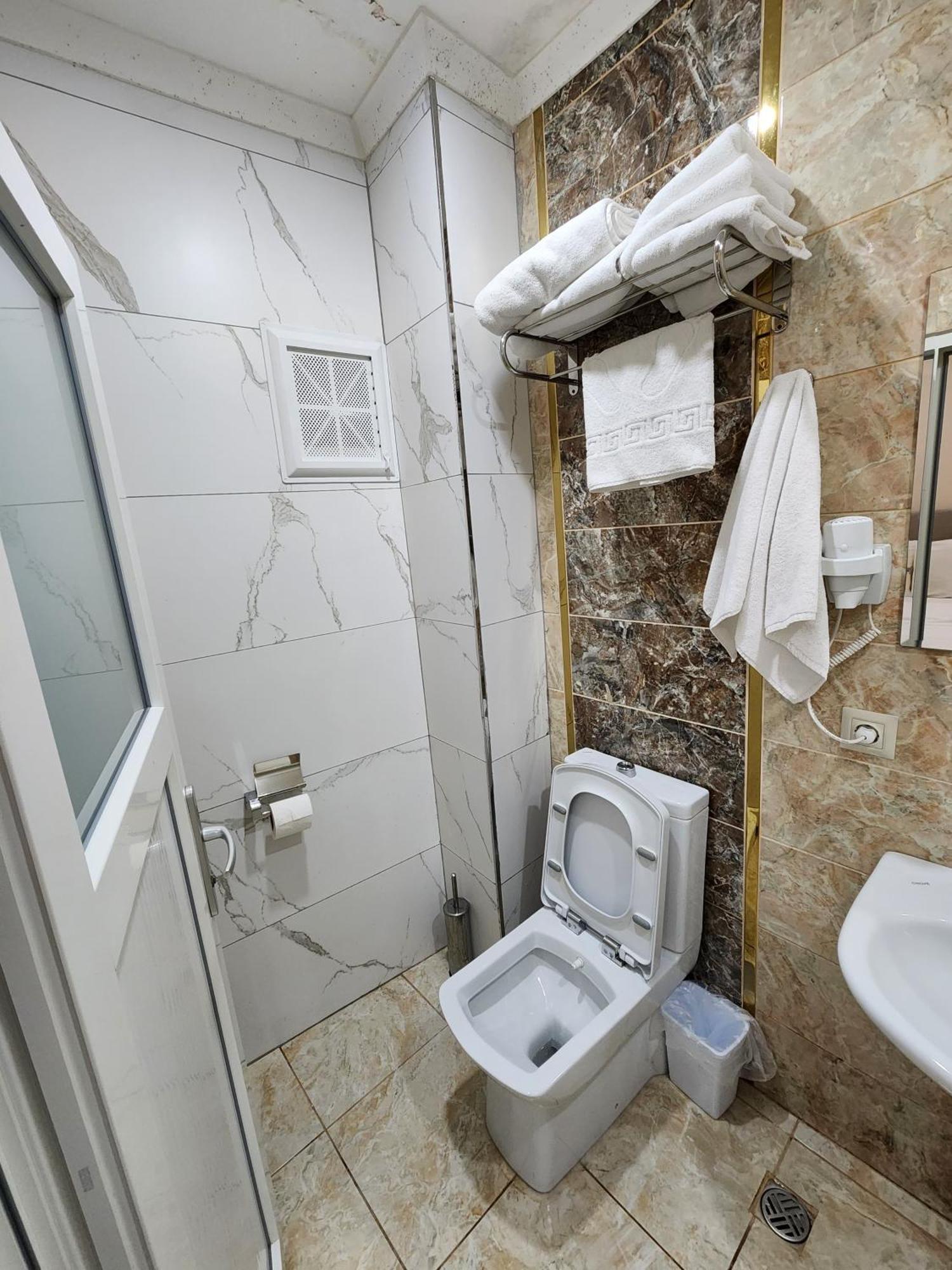 טראבזון Esa Apart Hotel מראה חיצוני תמונה